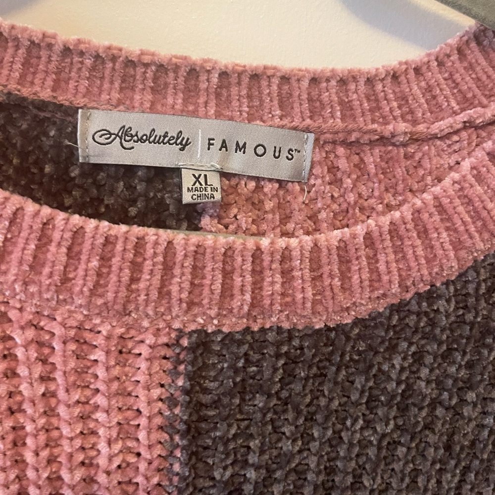 Almost Famous Colorblock Sweater - Picture 3 of 4